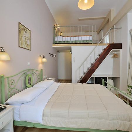 Dryades & Orion Hotel Атина Екстериор снимка