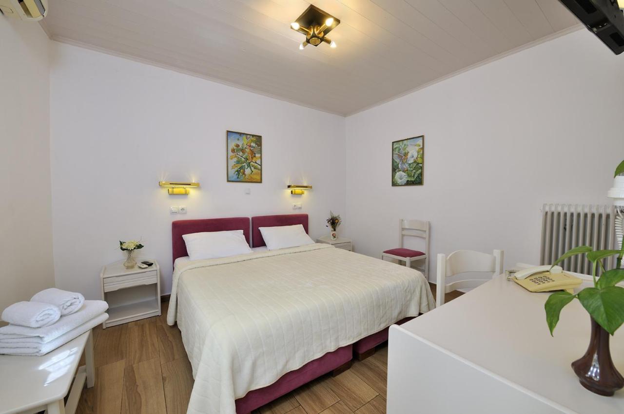 Dryades & Orion Hotel Атина Екстериор снимка
