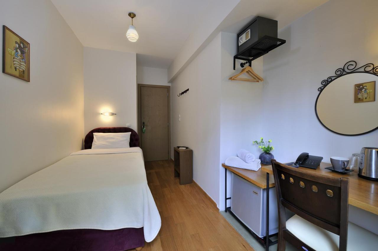 Dryades & Orion Hotel Атина Екстериор снимка