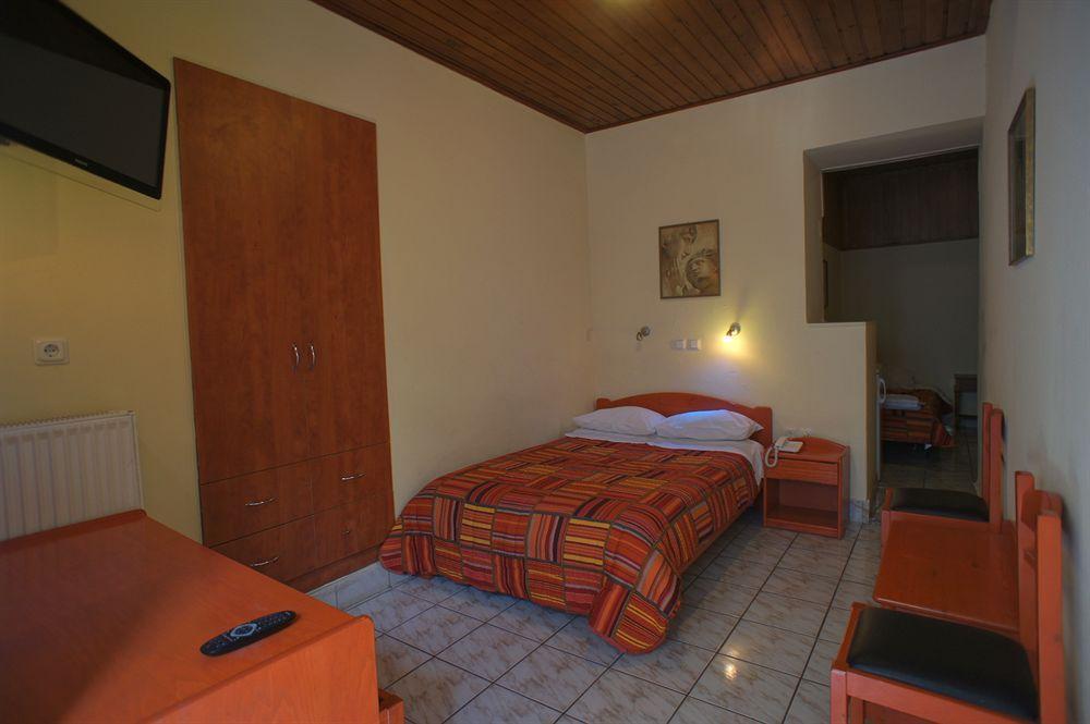 Dryades & Orion Hotel Атина Екстериор снимка