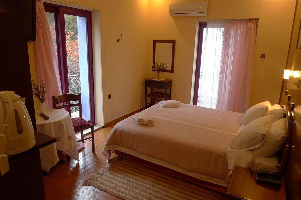 Dryades & Orion Hotel Атина Екстериор снимка