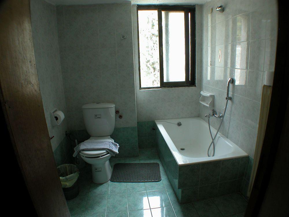 Dryades & Orion Hotel Атина Екстериор снимка
