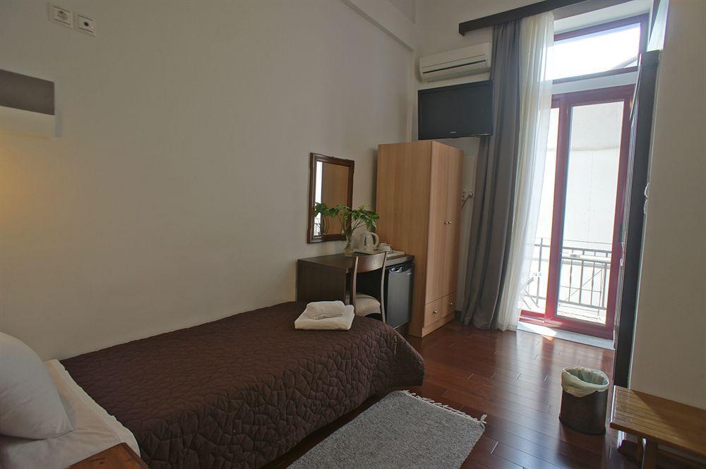 Dryades & Orion Hotel Атина Екстериор снимка