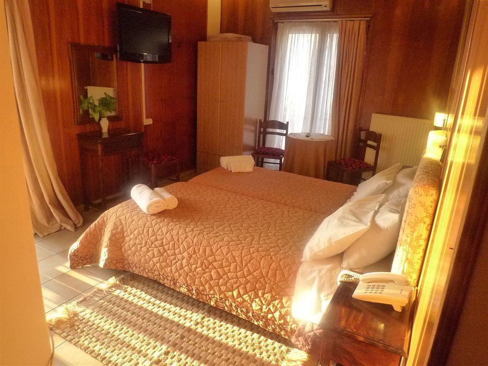 Dryades & Orion Hotel Атина Екстериор снимка