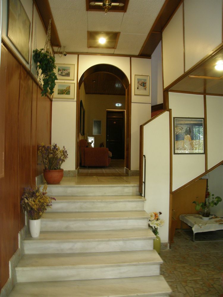 Dryades & Orion Hotel Атина Екстериор снимка