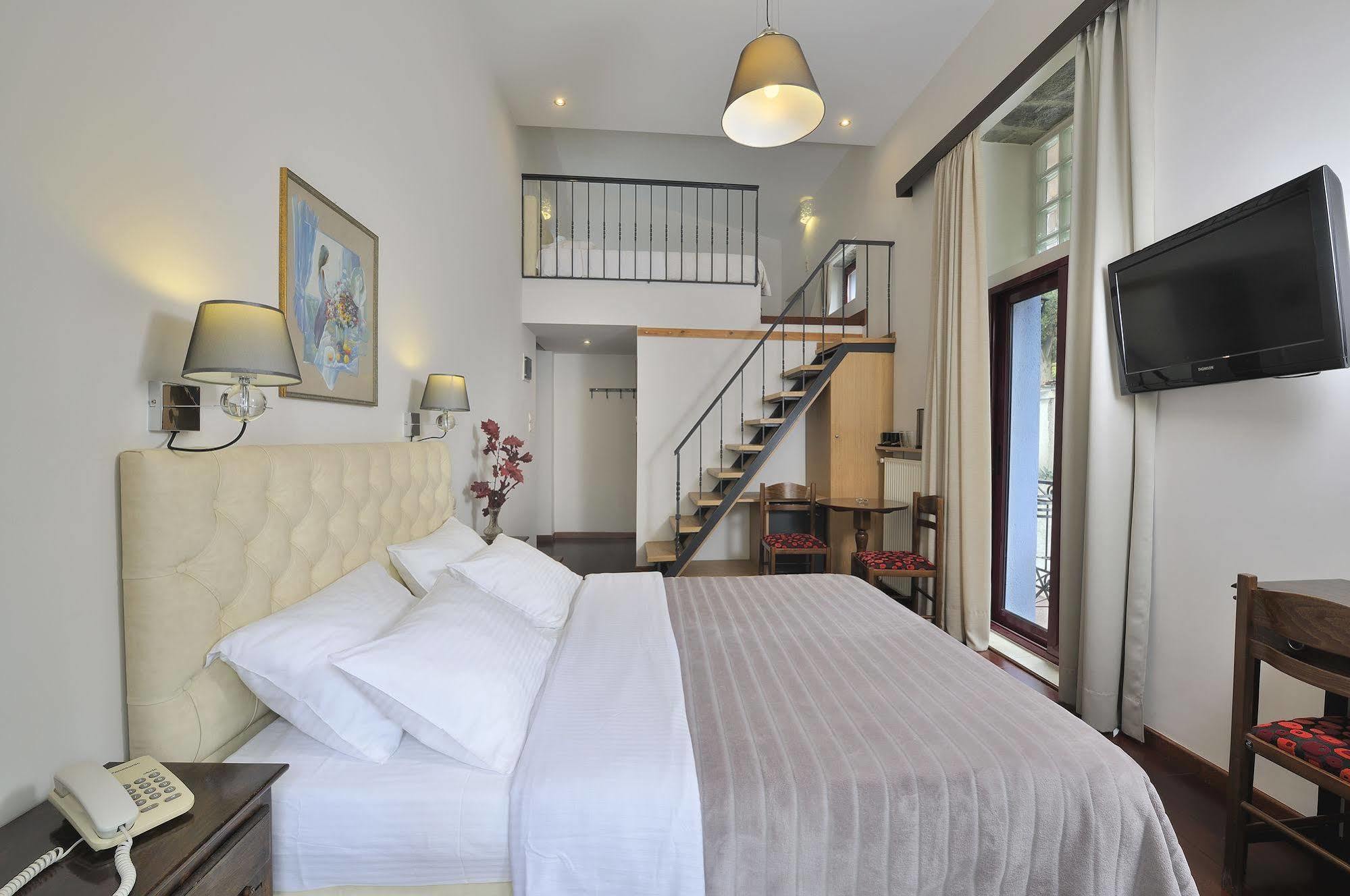 Dryades & Orion Hotel Атина Екстериор снимка